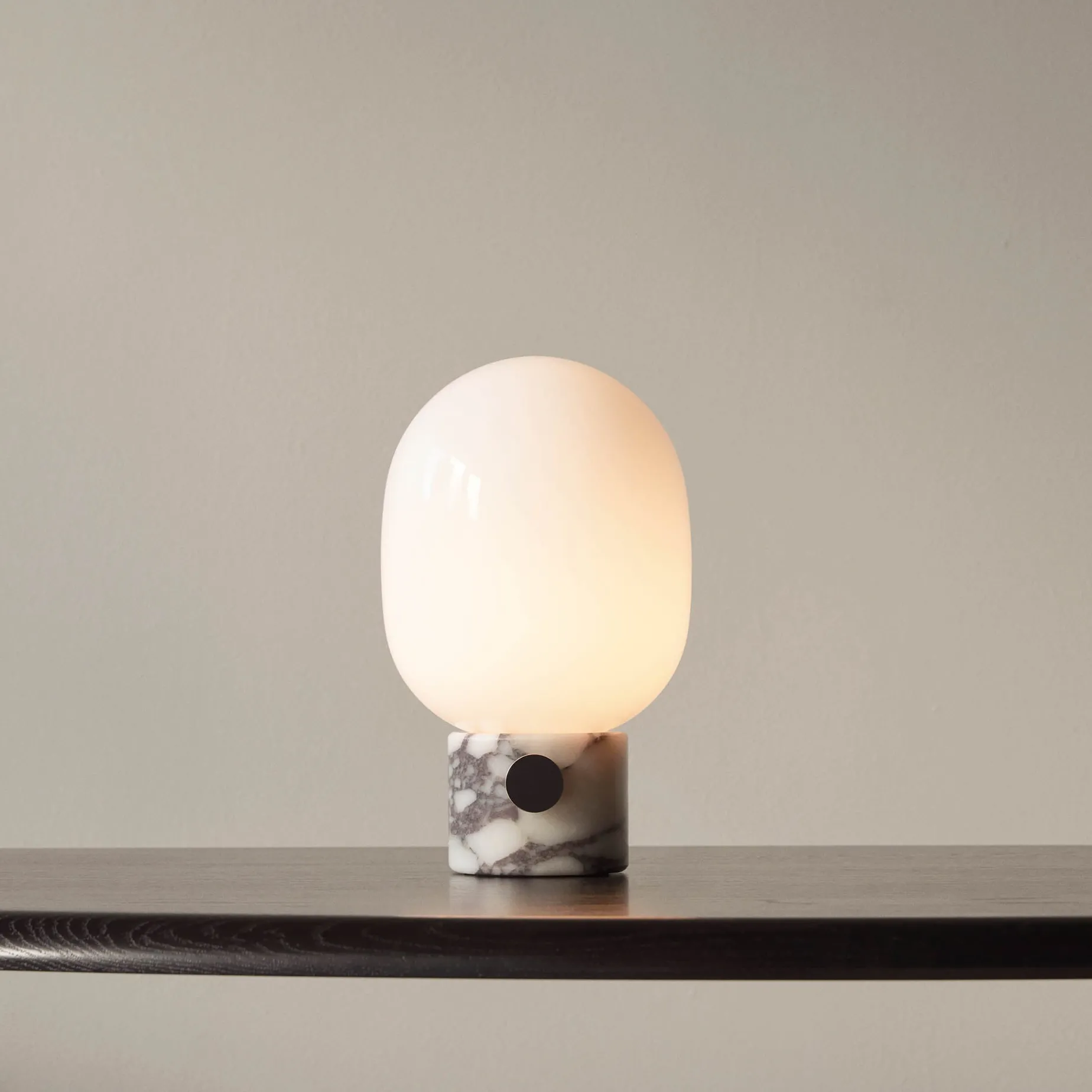 JWDA table lamp | carrara marble