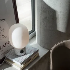 JWDA table lamp | carrara marble