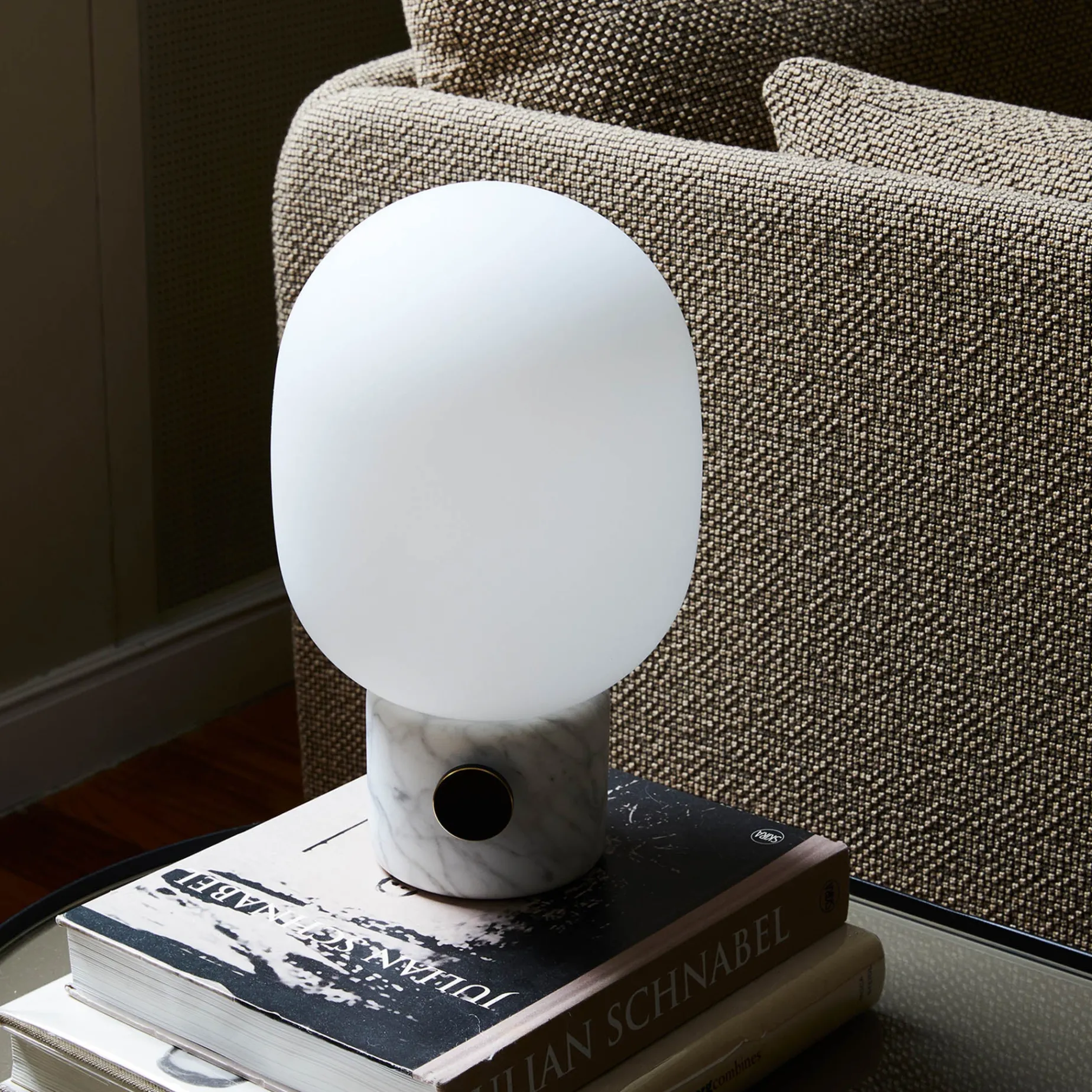 JWDA table lamp | carrara marble