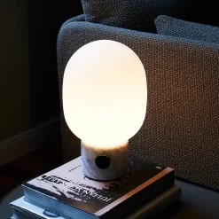 JWDA table lamp | carrara marble