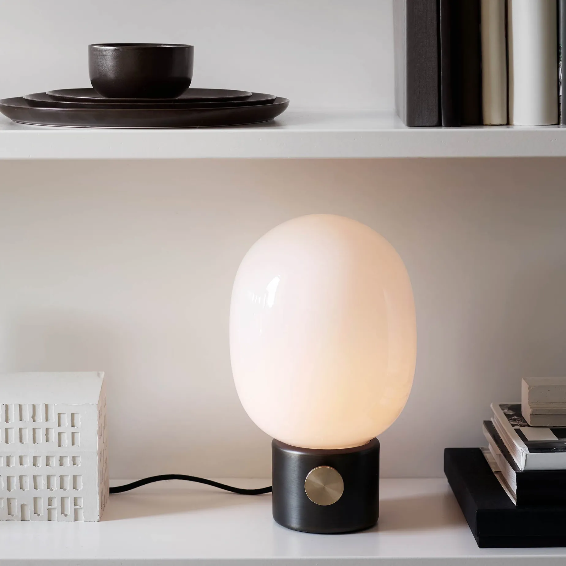 JWDA table lamp | polished brass