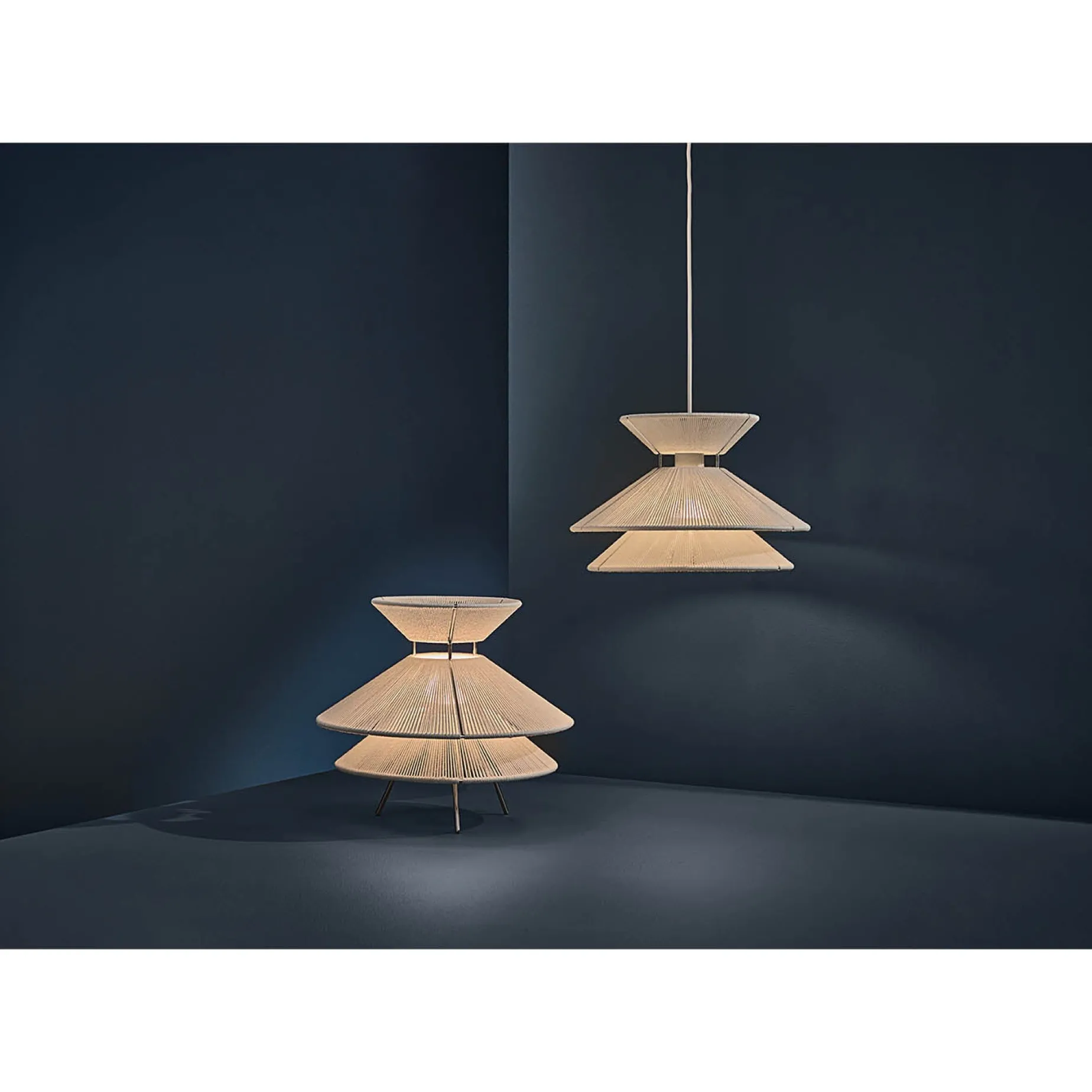 Kiku table ⌀35 | white cord