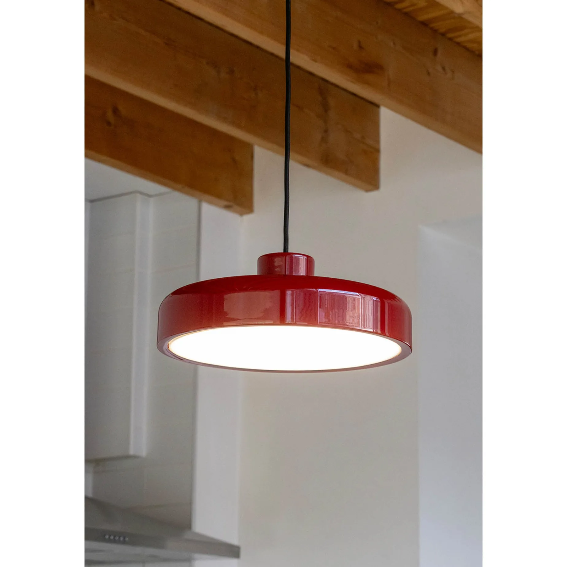 Lacquer pendant medium | black