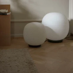 Lantern globe table/floor | white