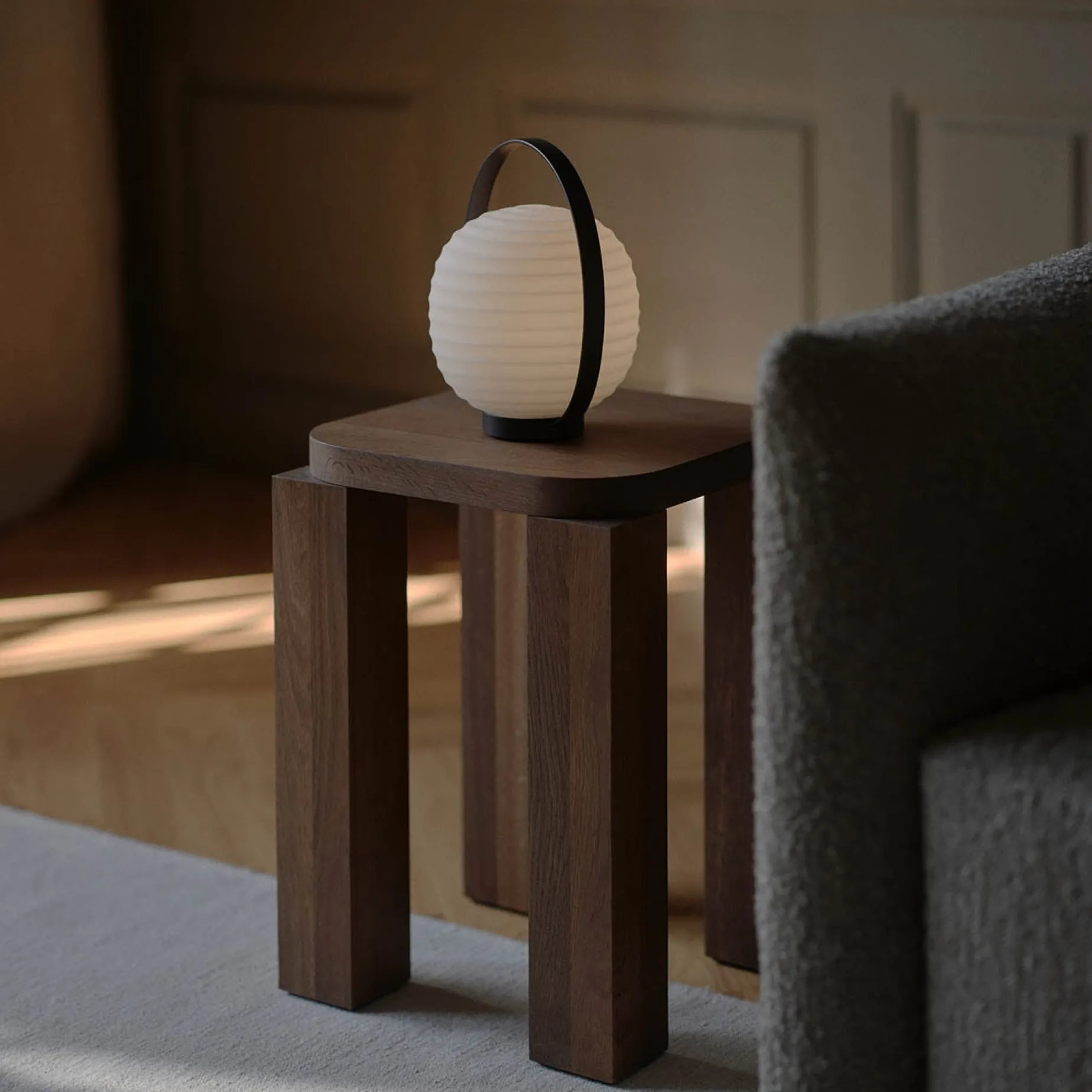 Lantern portable | black and opal white