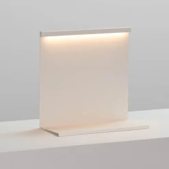 LBM table lamp | clay