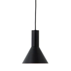 Lyss p | black