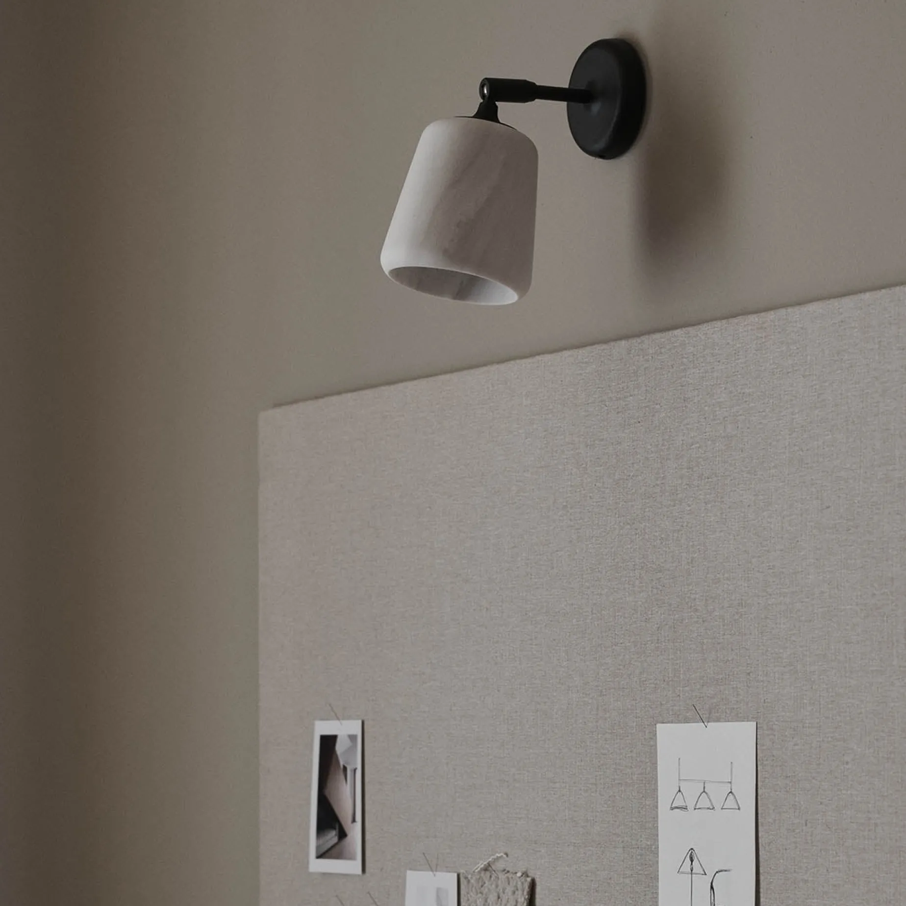 Material wall | white opal glass