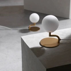 Mobil 18 table lamp | brass