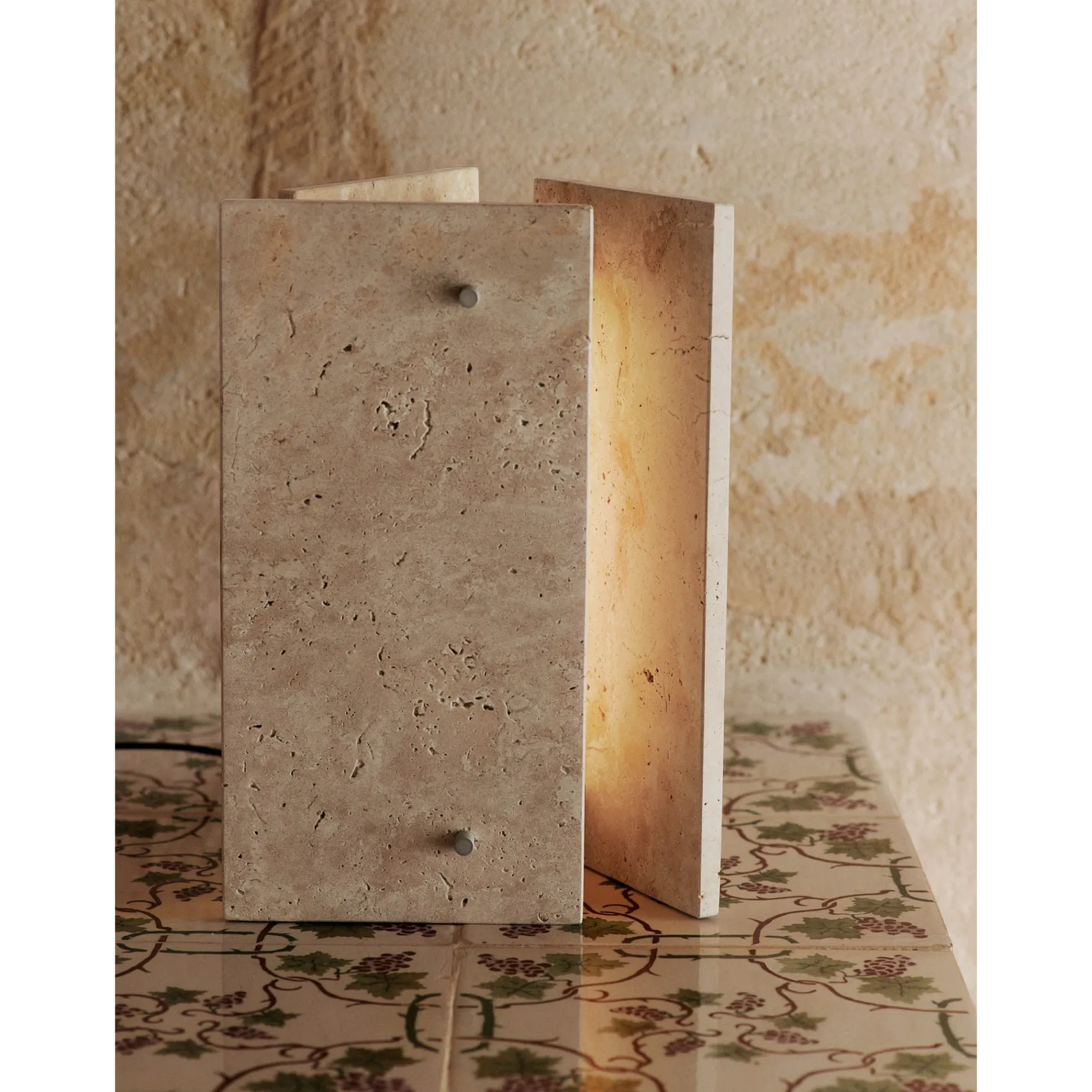 Oeste table lamp | travertine sand