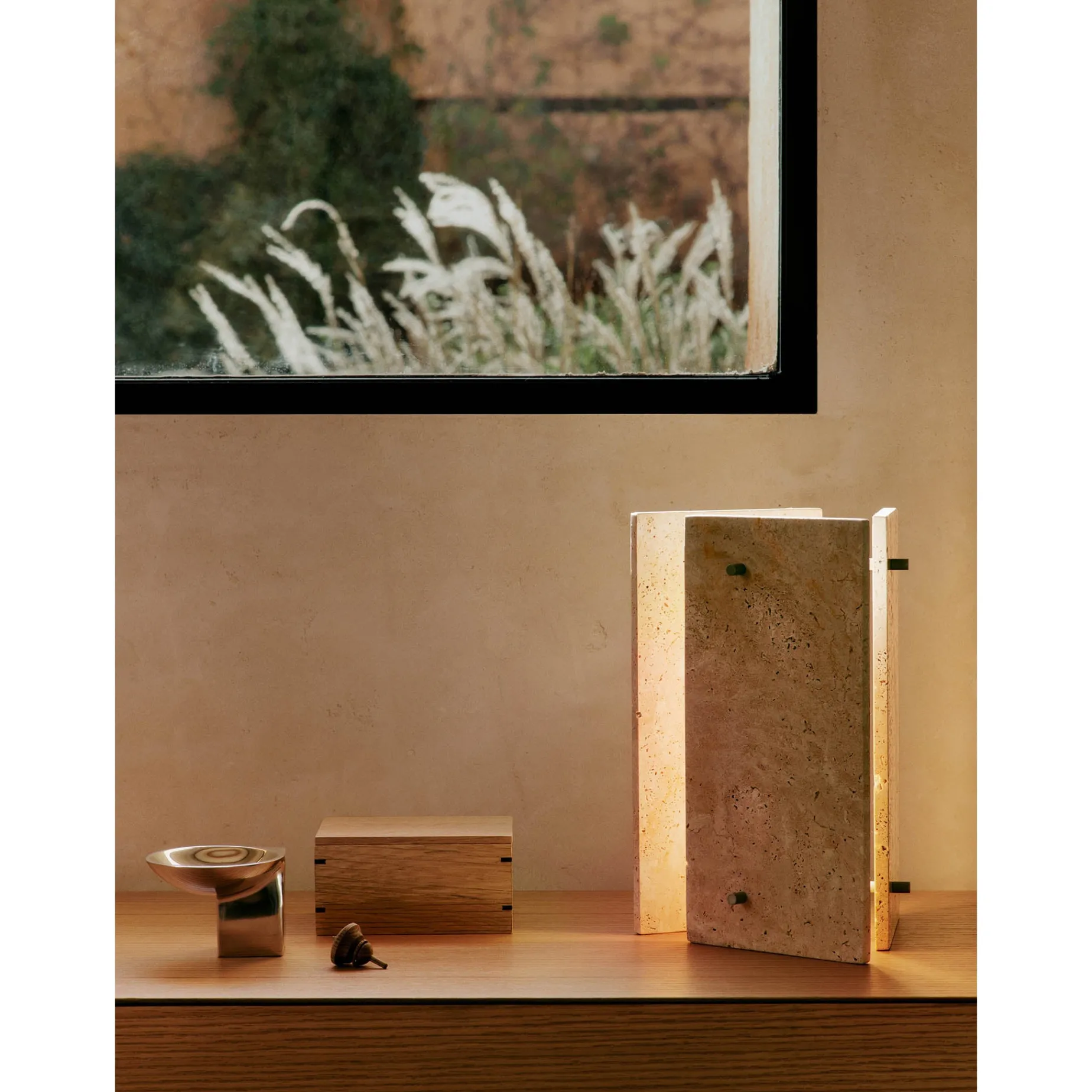 Oeste table lamp | travertine sand