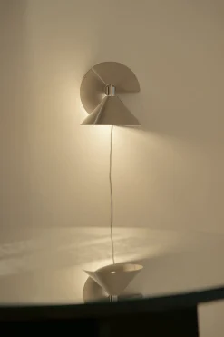 Peel wall | brushed stainless steel
