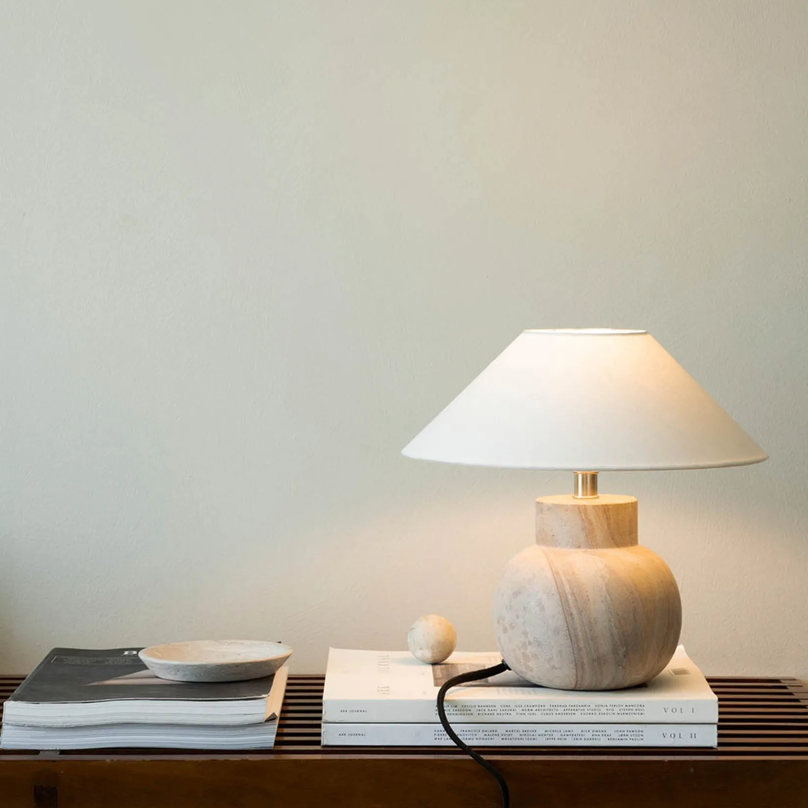 Pella table | sandstone