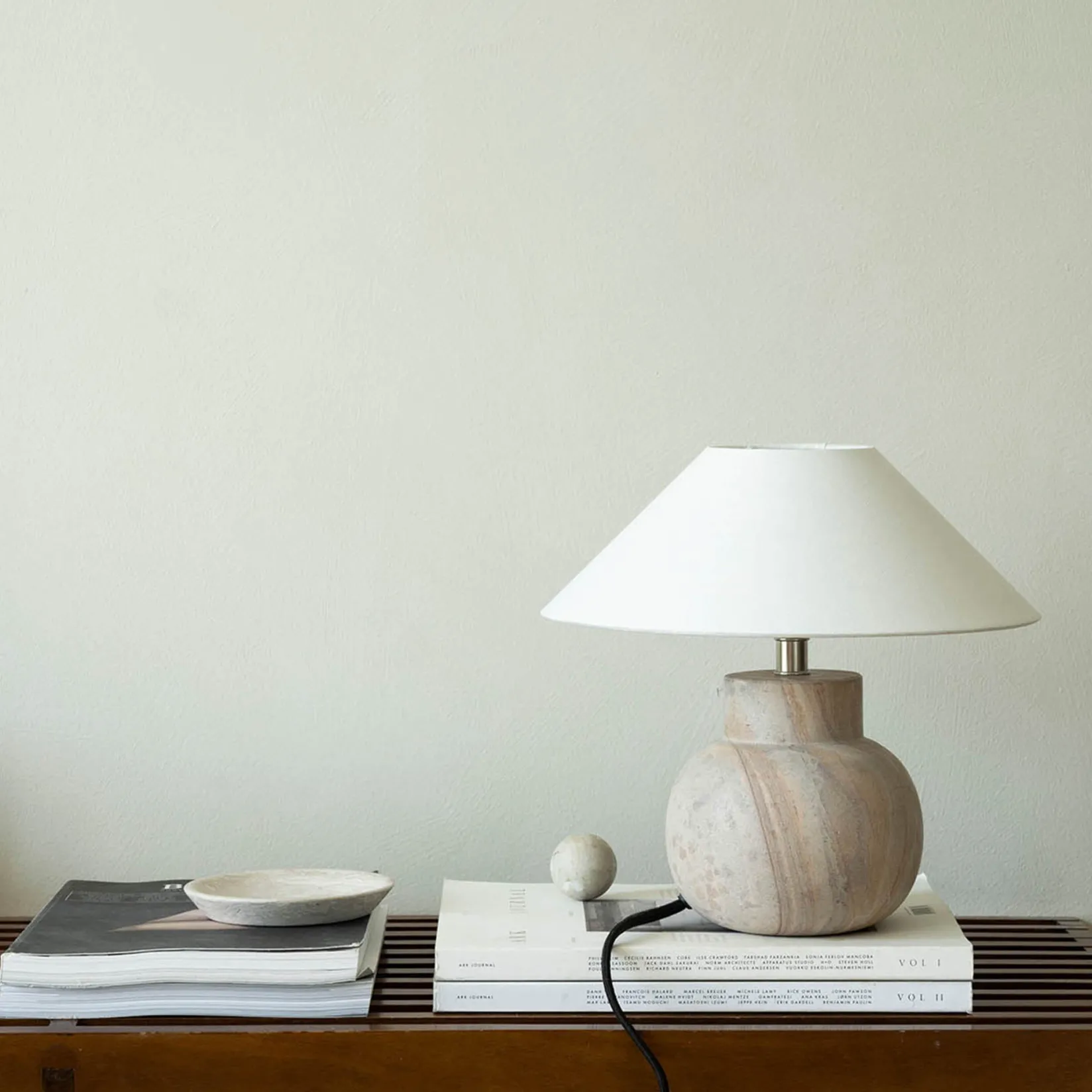 Pella table | travertine
