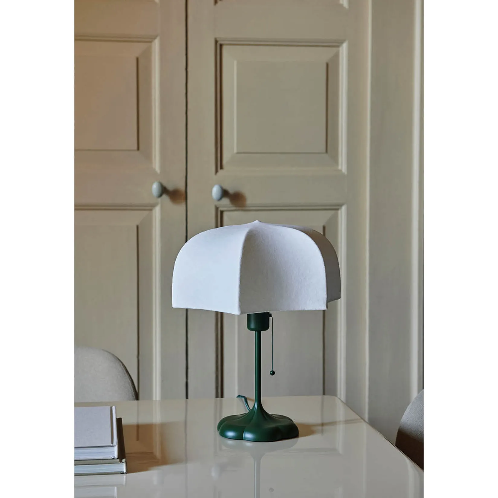 Poem table lamp | white/grass green