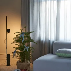 Post floor lamp | black