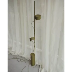 Post floor lamp | black