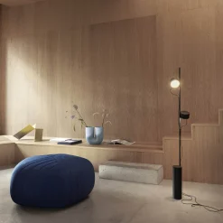 Post floor lamp | black