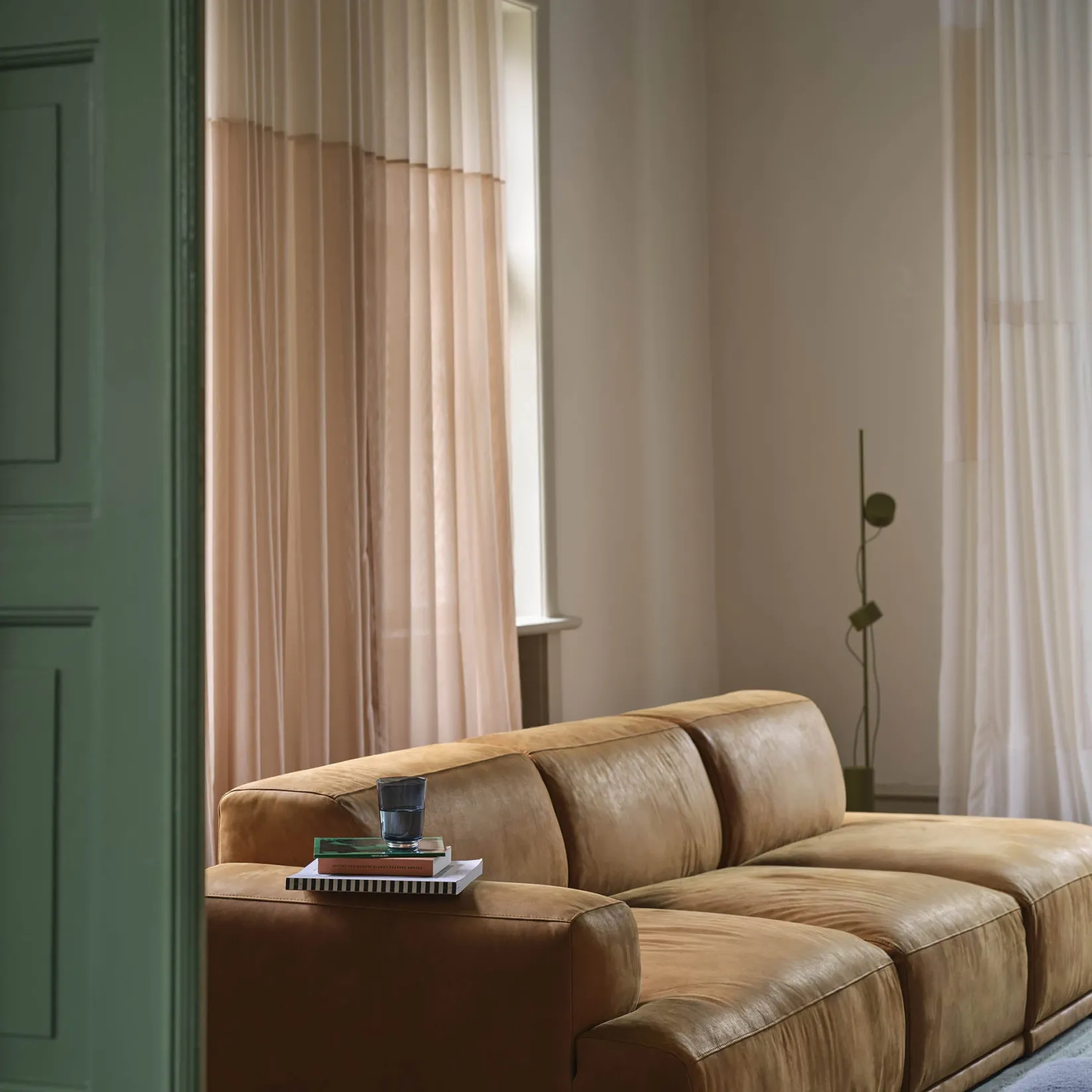 Post floor lamp | brown green