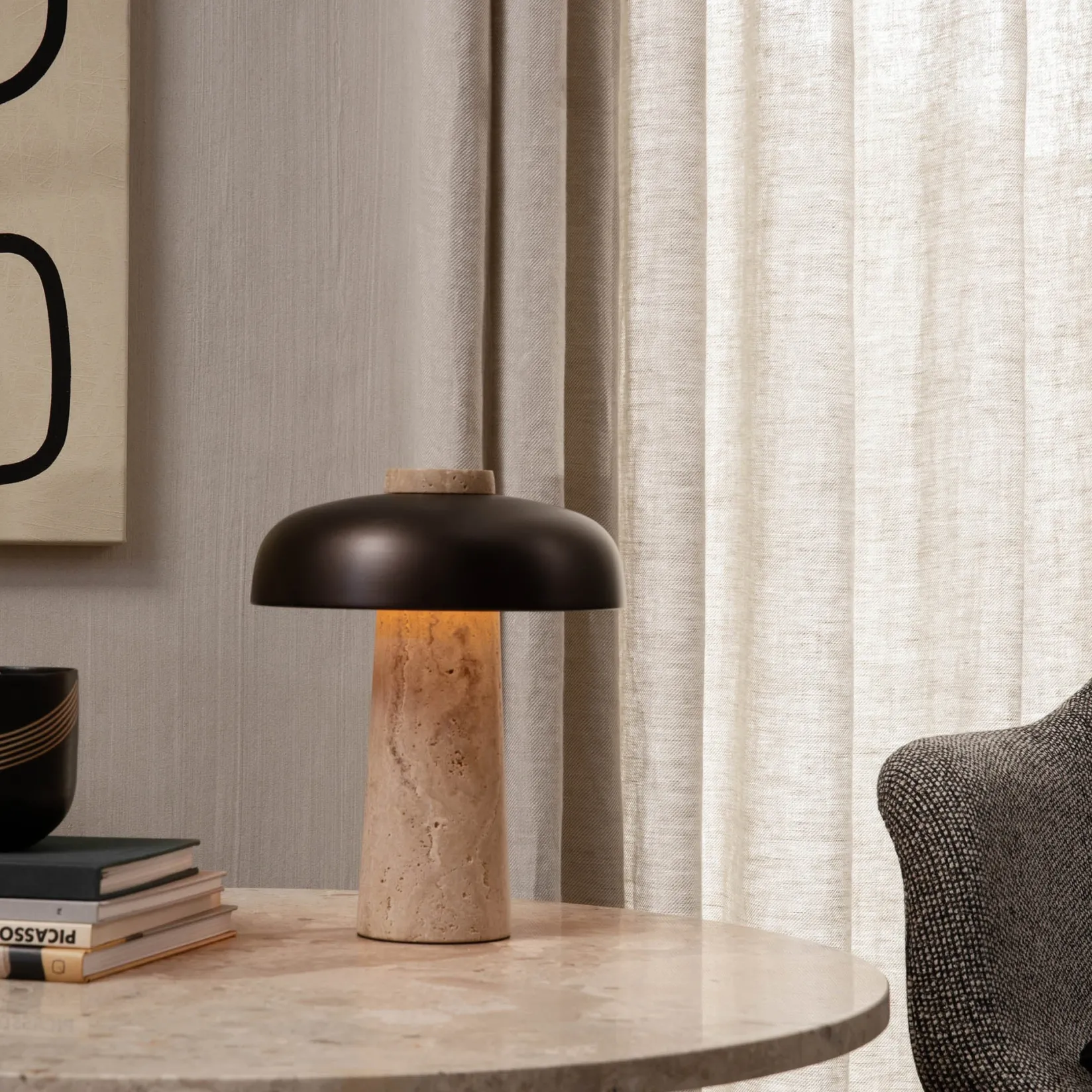 Reverse table lamp | carrara marble and glossy black
