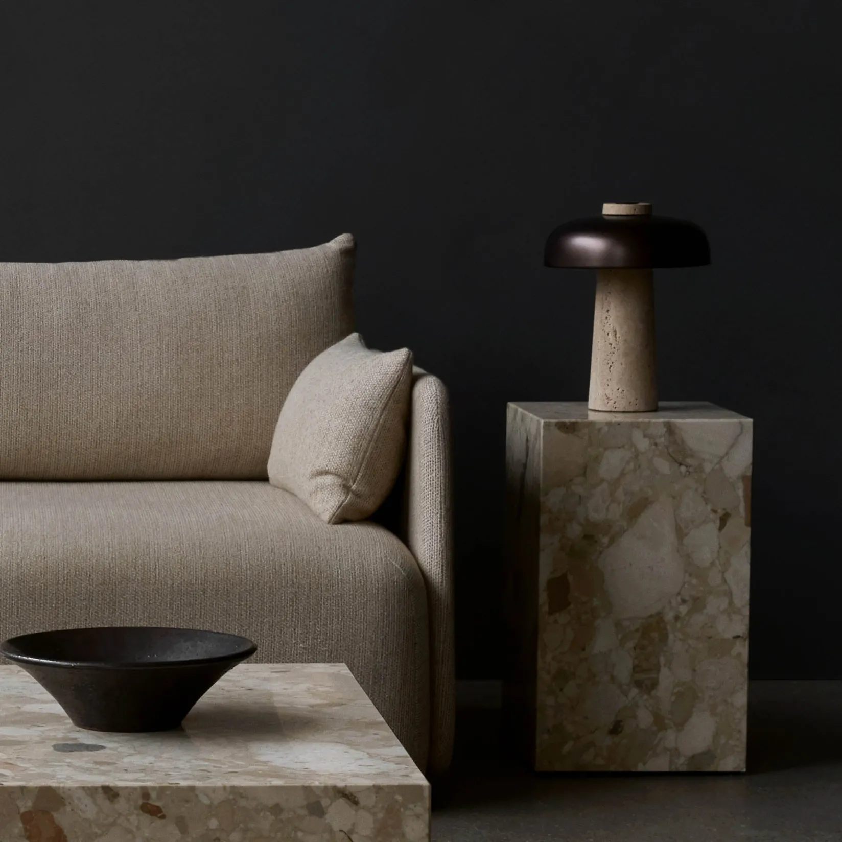 Reverse table lamp | carrara marble and glossy black