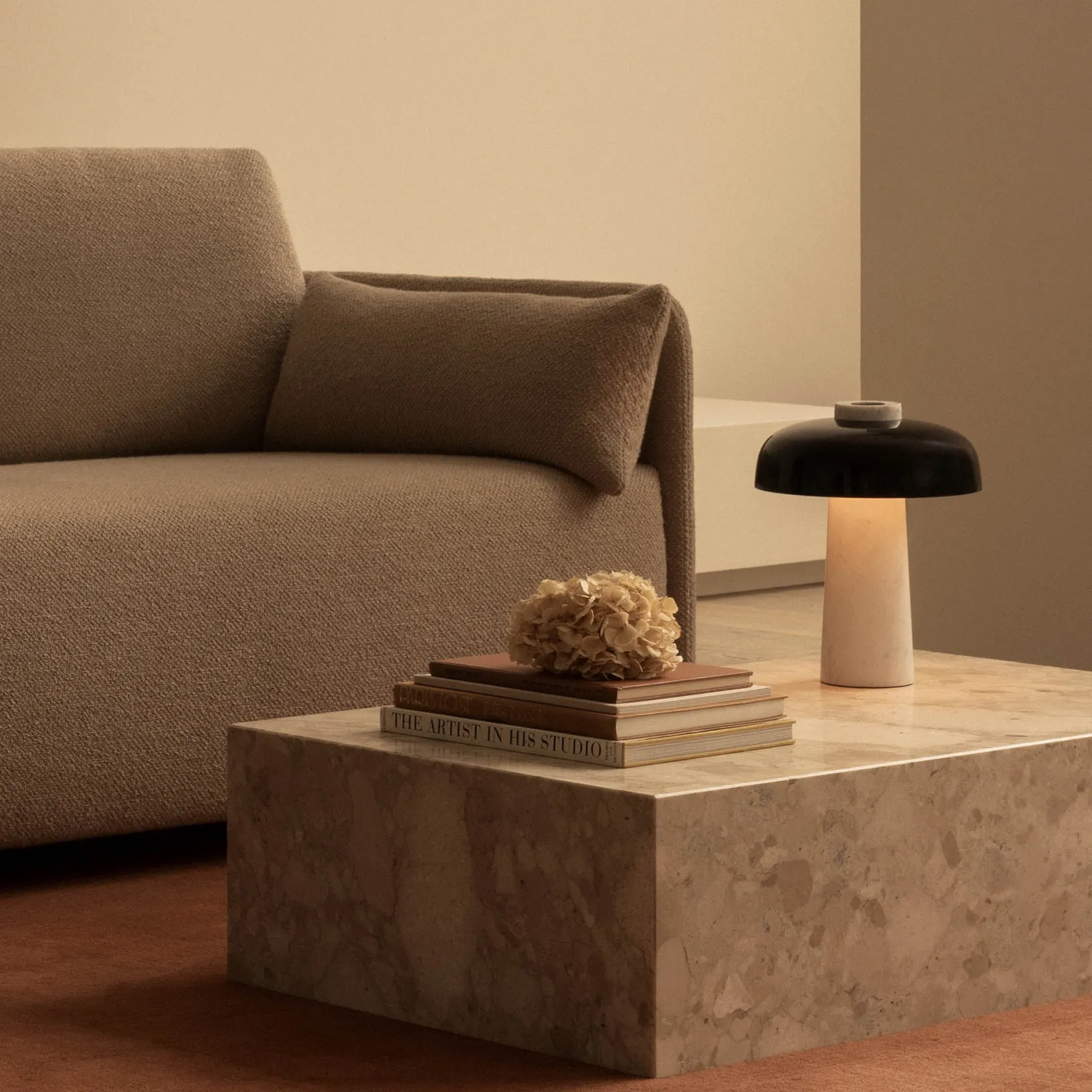 Reverse table lamp | carrara marble and glossy black