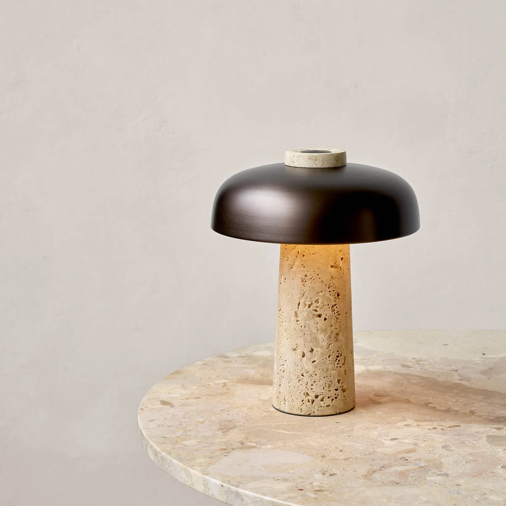 Reverse table lamp | carrara marble and glossy black