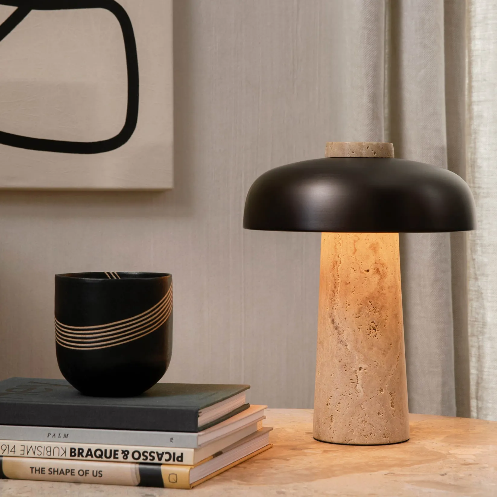 Reverse table lamp | carrara marble and glossy black