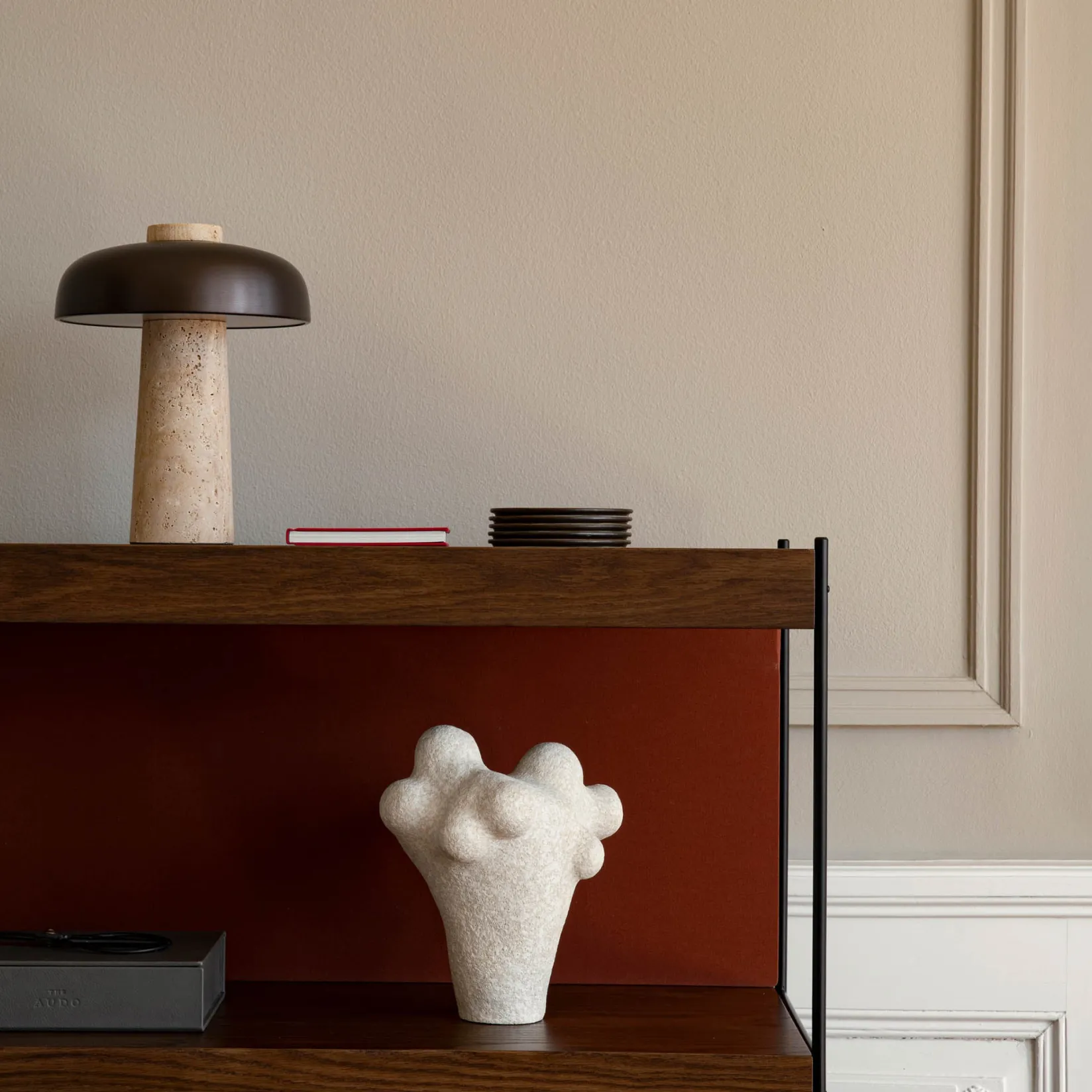 Reverse table lamp | carrara marble and glossy black
