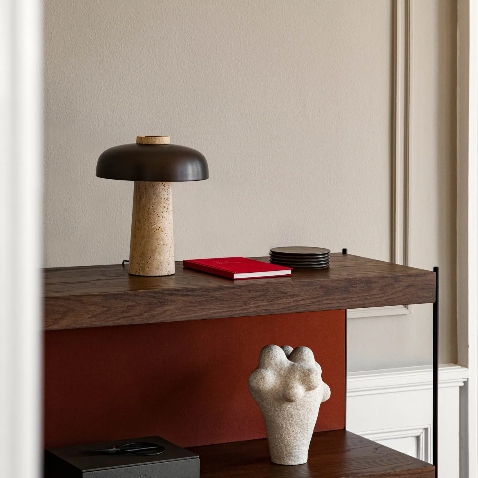 Reverse table lamp | carrara marble and glossy black