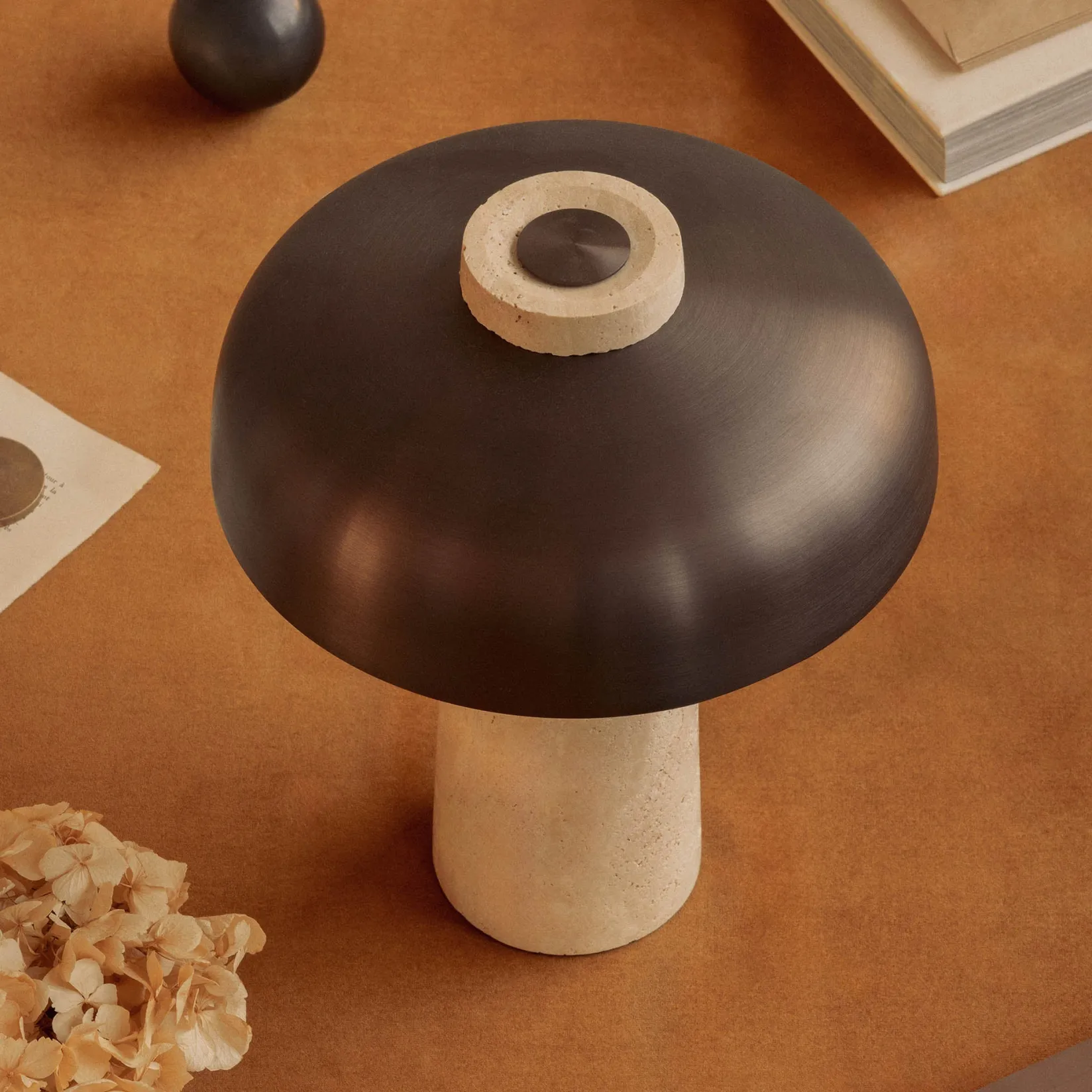 Reverse table lamp | carrara marble and glossy black