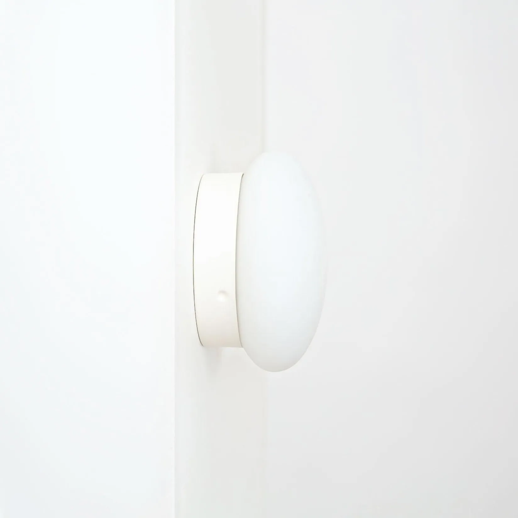 Smarties wall ø14 | white