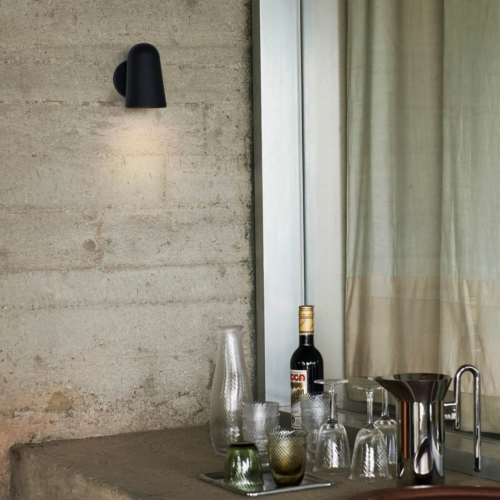 Solid wall SC105 | bronzed brass