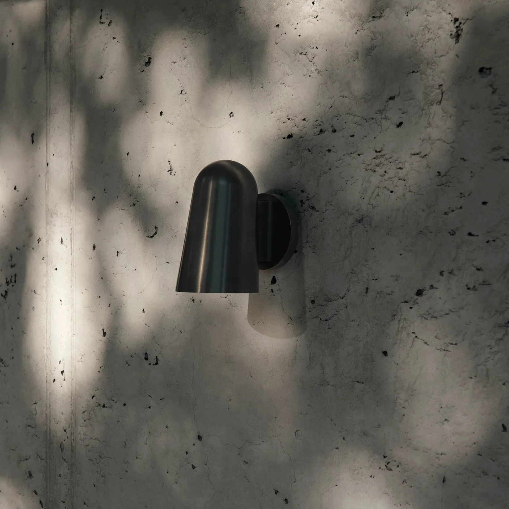 Solid wall SC105 | bronzed brass