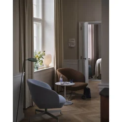 Strand table ⌀29-40 | cocoon white