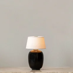 Torso portable table lamp | black
