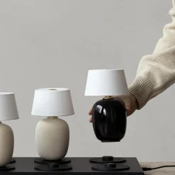 Torso portable table lamp | black