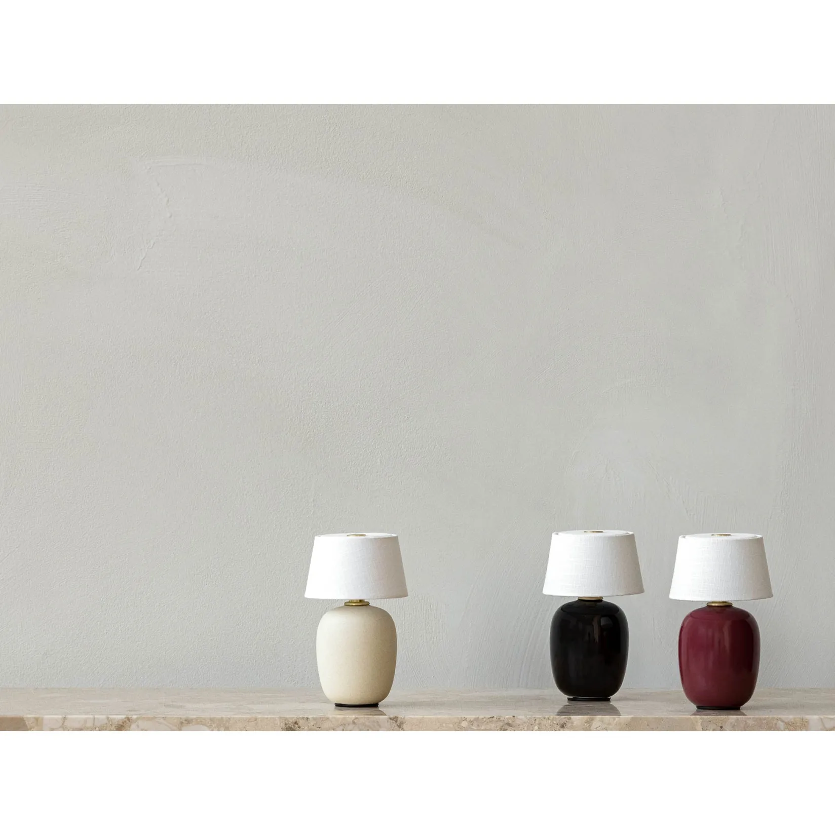Torso portable table lamp | black