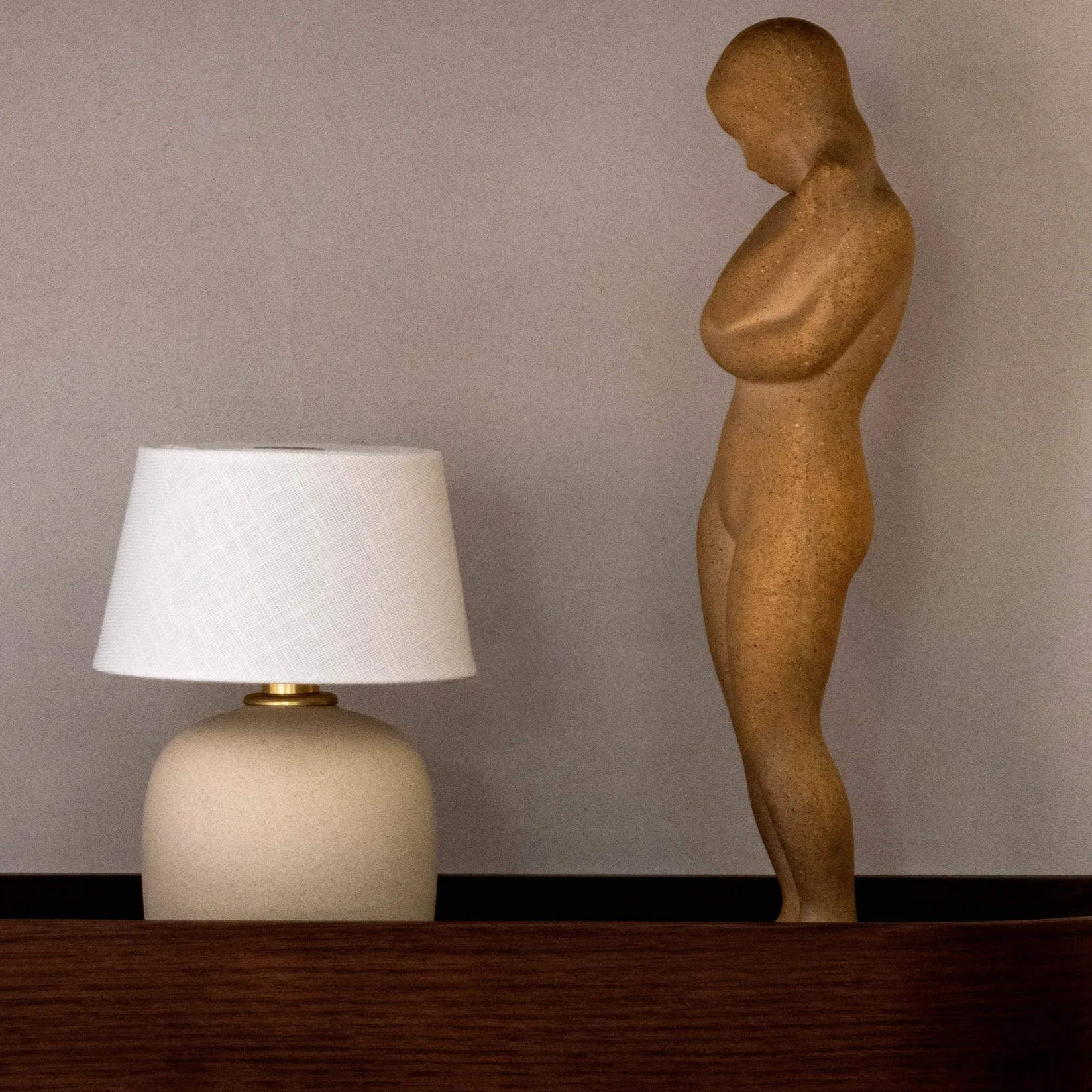 Torso portable table lamp | ruby