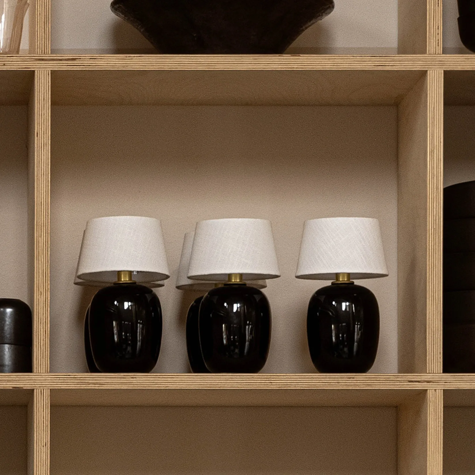 Torso portable table lamp | ruby