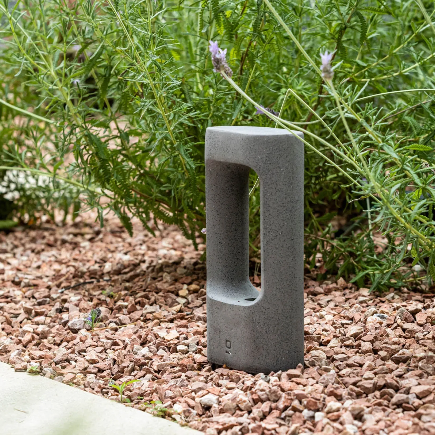Totem 611 | grey concrete