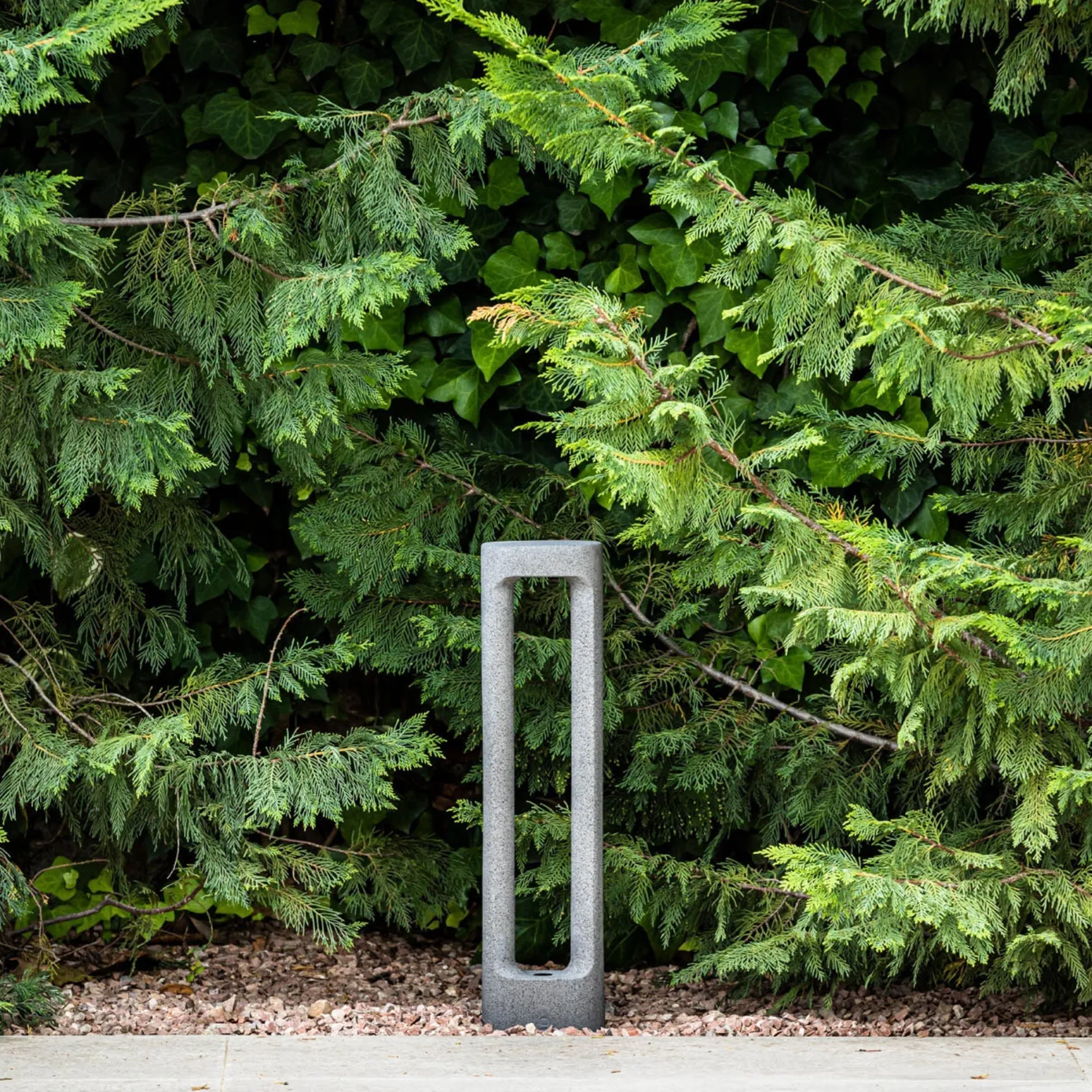 Totem 611 | grey concrete
