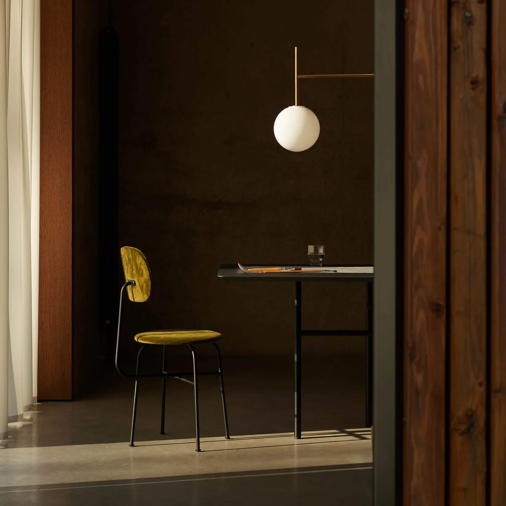 TR Bulb suspension frame | polished steel
