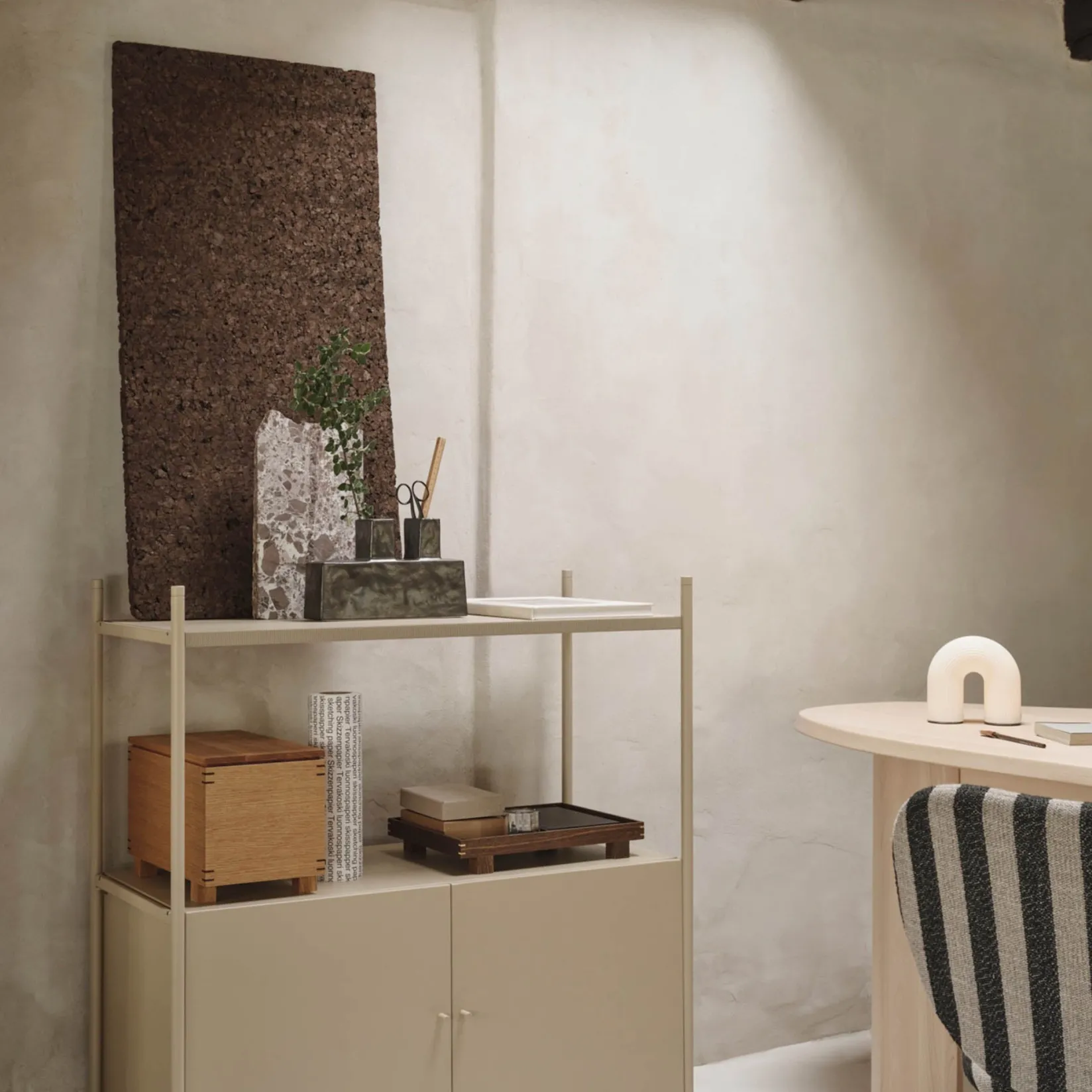 Vuelta portable lamp | white