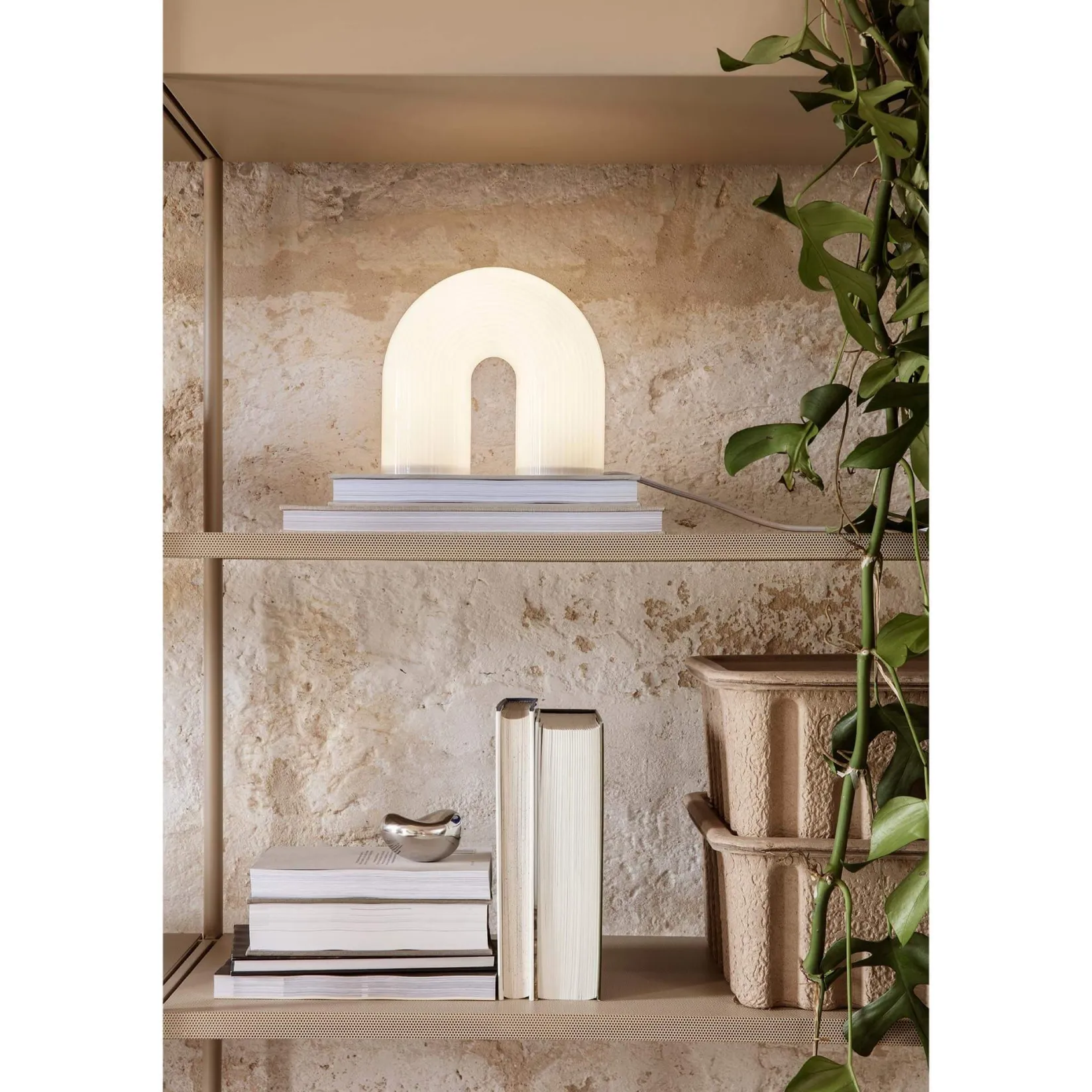 Vuelta table lamp | white